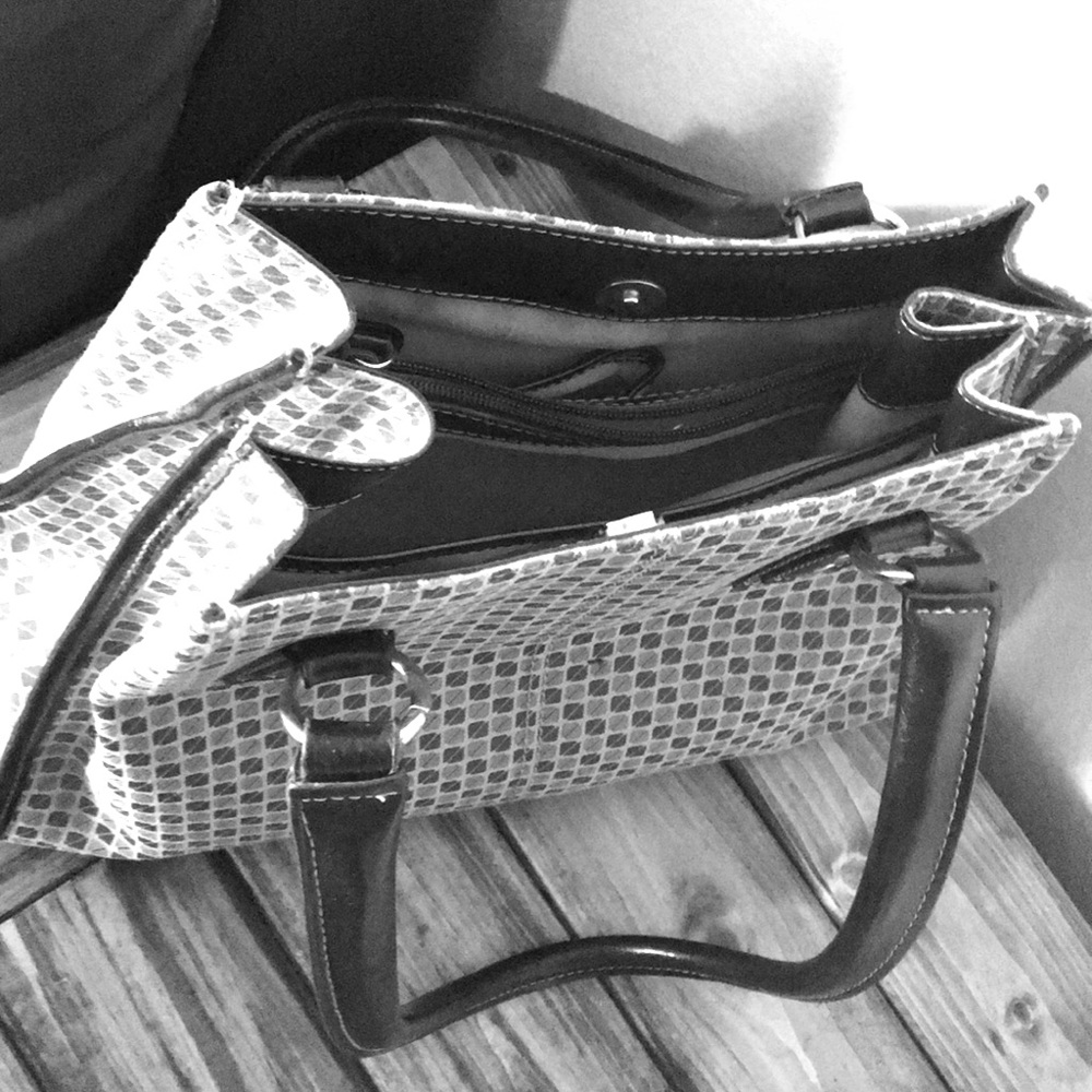 Hand bag